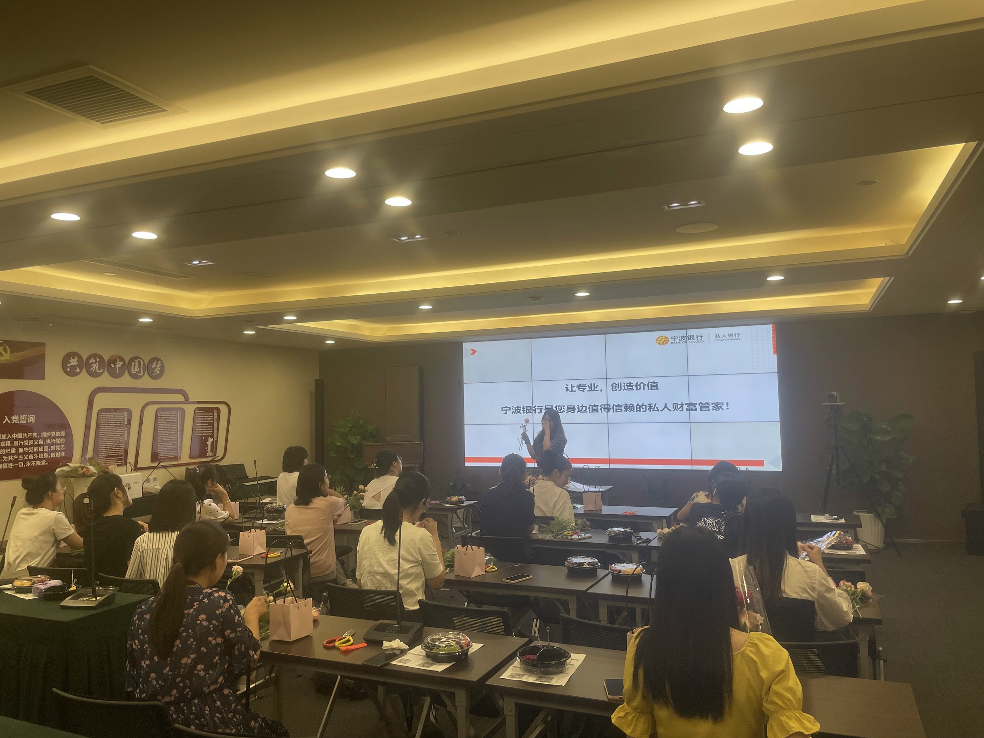 建功“十四五”，我為職工辦實(shí)事：公司工會舉辦“ 香氣飛舞、花漾人生”活動