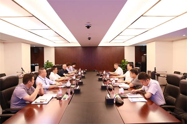 河南交通投資集團(tuán)黨委書記、董事長程日盛一行到訪我司