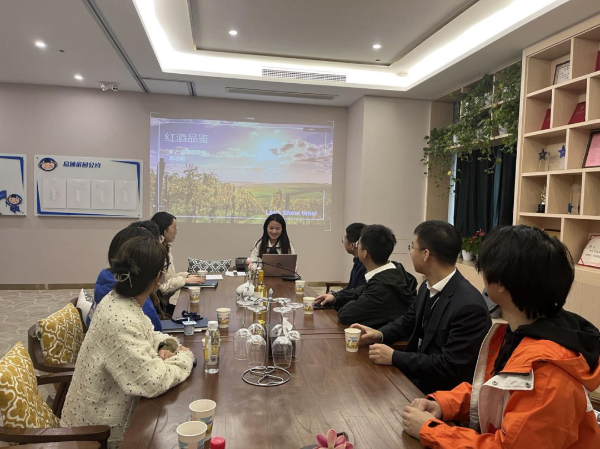 中拓青學(xué)堂 | “成長多選題? ”紅酒品鑒知識(shí)分享會(huì)