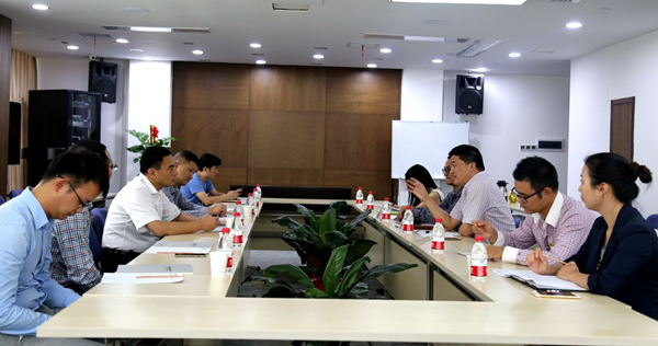 長(zhǎng)沙市芙蓉區(qū)常務(wù)副區(qū)長(zhǎng)譚雄偉一行到訪我司