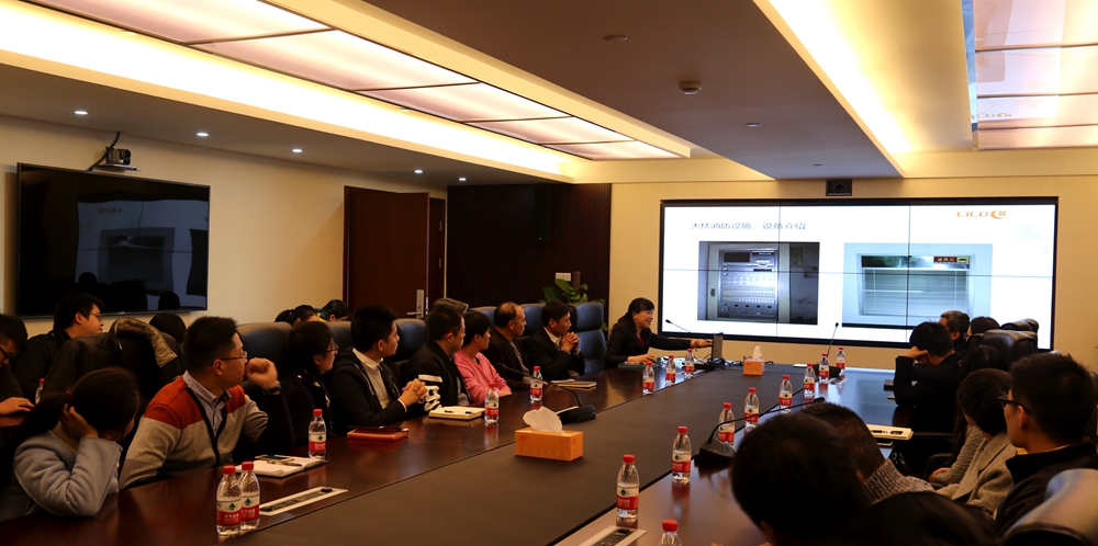 公司與交投綠城物業(yè)聯(lián)合進(jìn)行消防演習(xí)