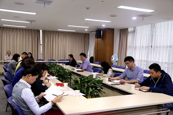 袁仁軍書記以普通黨員身份參加總部第一黨支部"兩學(xué)一做"學(xué)習(xí)教育
