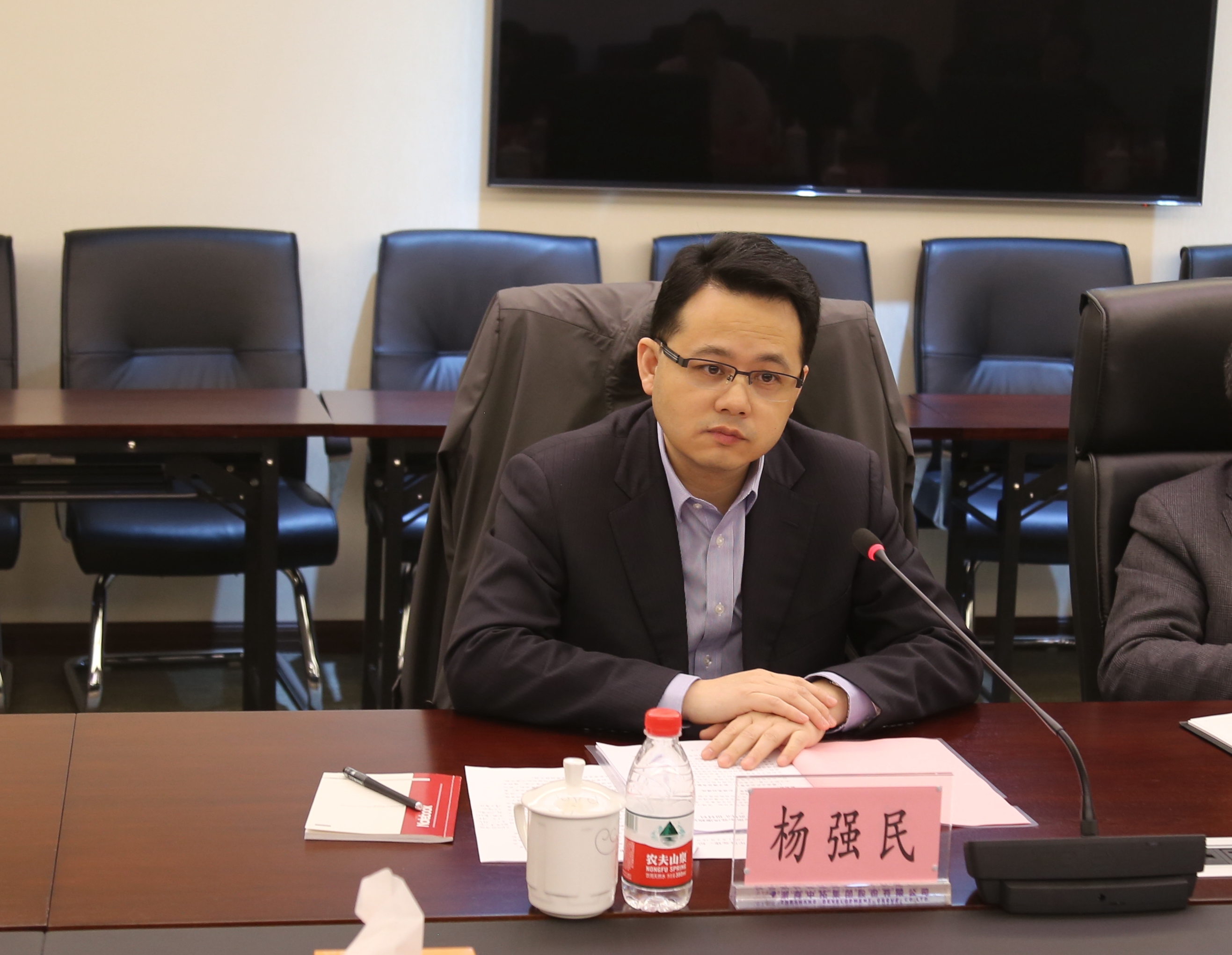 楊強(qiáng)民帶隊(duì)檢查公司黨風(fēng)廉政建設(shè)和黨建工作責(zé)任制落實(shí)情況
